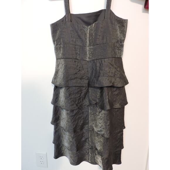 R&M Richards Cocktail Dress with Tiered Skirt Size 8 - Picture 3 of 6